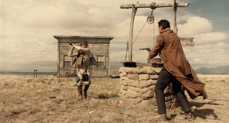 e2-은행강도와 지점장 대결.jpg