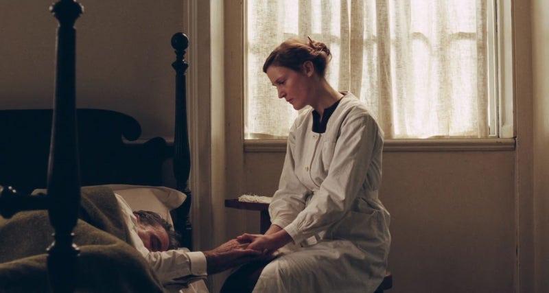 레이놀즈를 간호하는 알마2.jpg