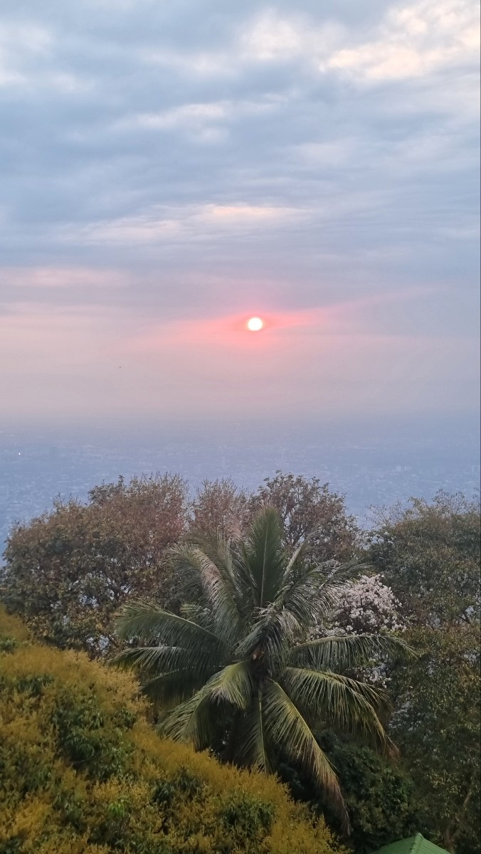 도이수텝 일출사진.jpg