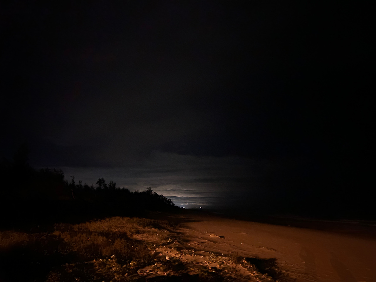 땀끼해변-문대표작-한국에서 온 친구와함께 한 저녁시간_20251018_220938466_03.jpg