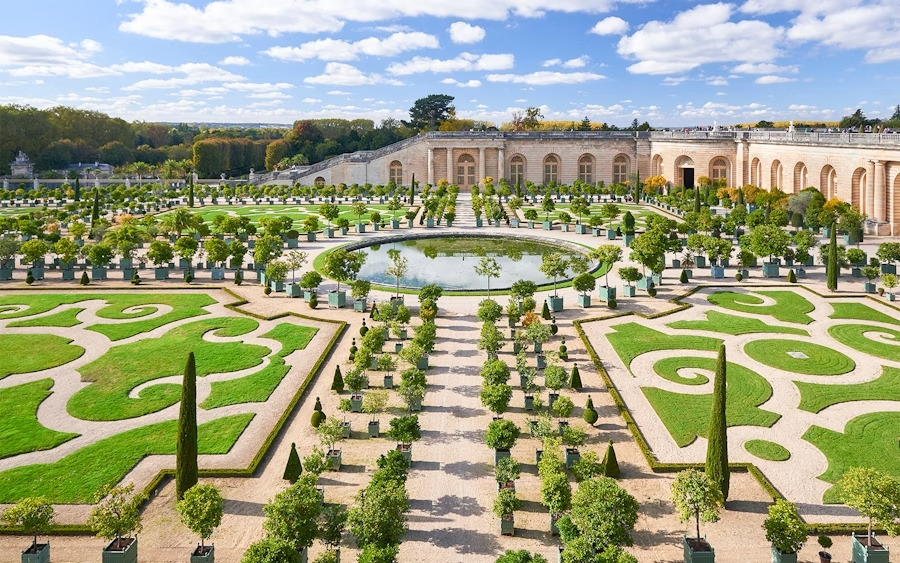 1f2160d599c22646deae16ae5591670c-Versailles-Gardens.jpg