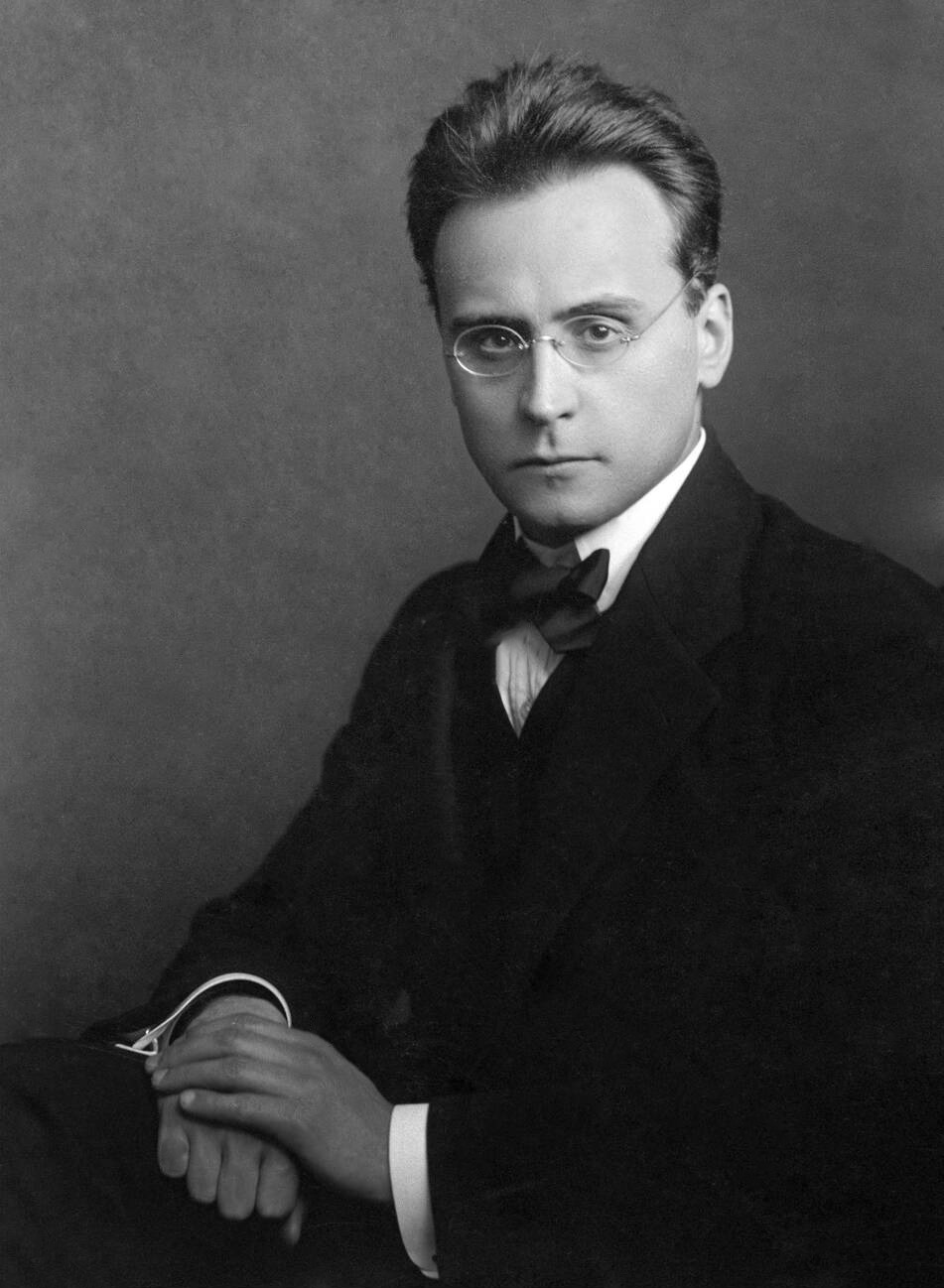 Anton_Webern_in_Stettin,_October_1912.jpg