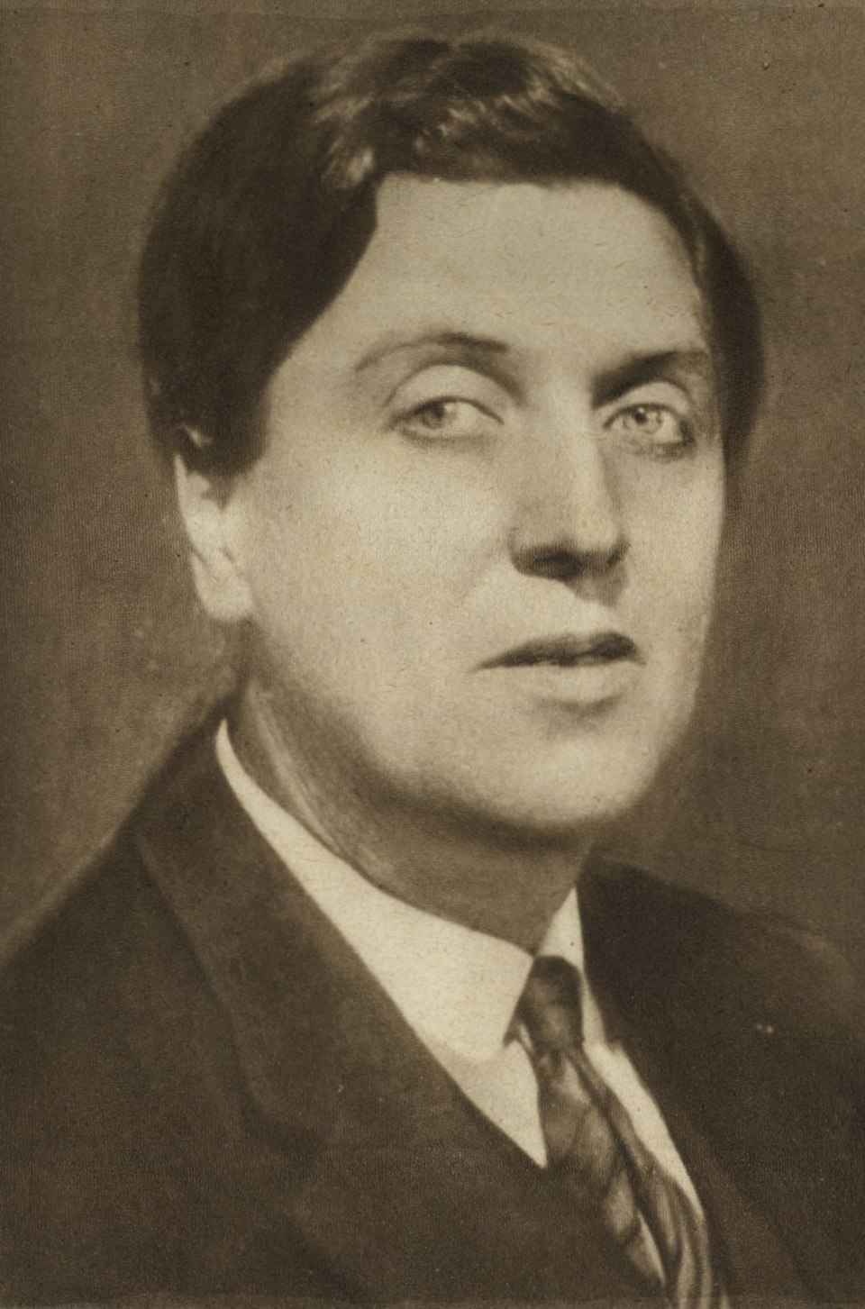 960px-Alban_Berg_(1885–1935)_~1930_©_Max_Fenichel_(1885–1942).jpg