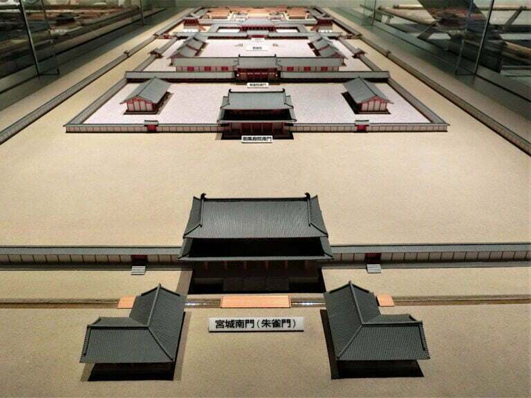 나니와노미야 복원모형.jpg