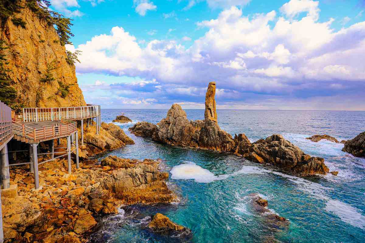 zfdfdfLlZQIa_초곡 용굴 촛대바위길.jpg