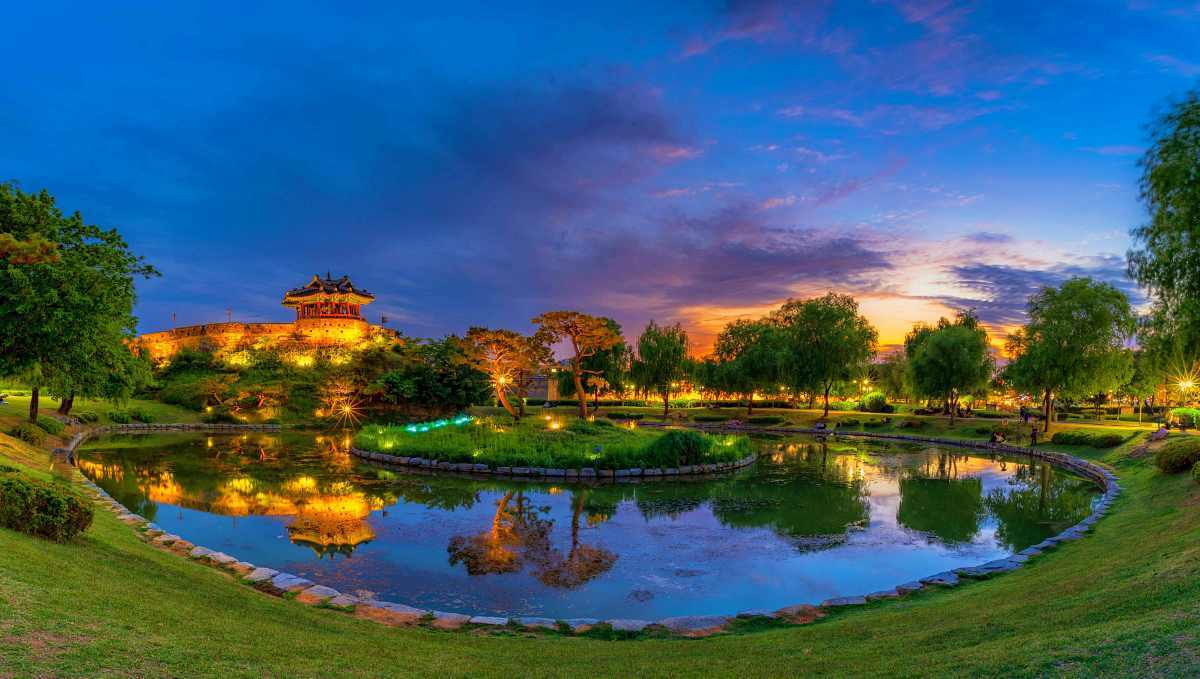 zfdfdf8898na_Suwon Korea 2019.jpg