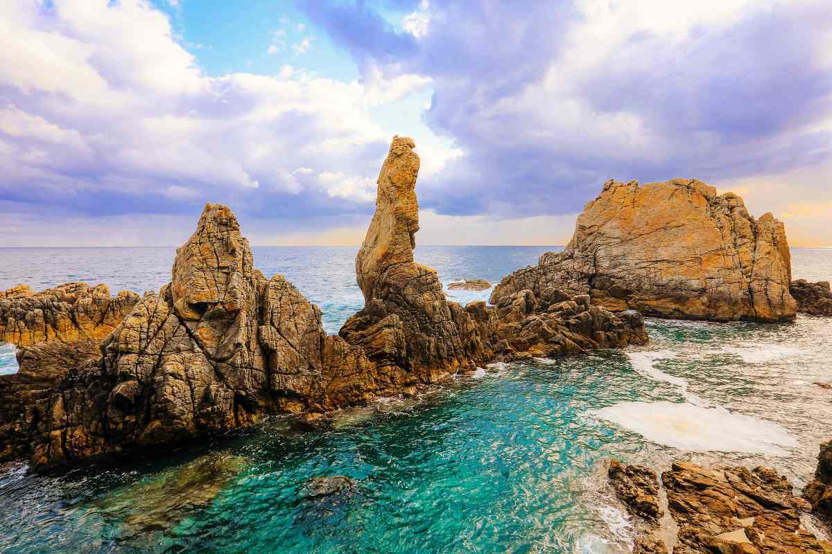 zfdfdfLlZQLa_초곡 용굴 촛대바위길.jpg