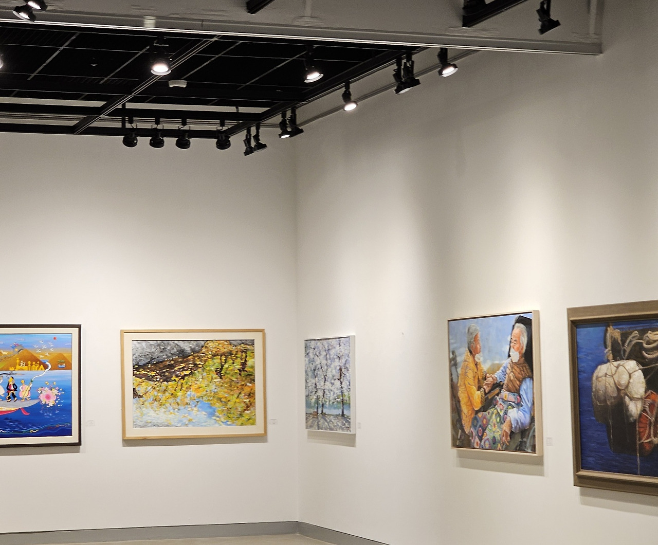 한전갤러리 전시장.jpg