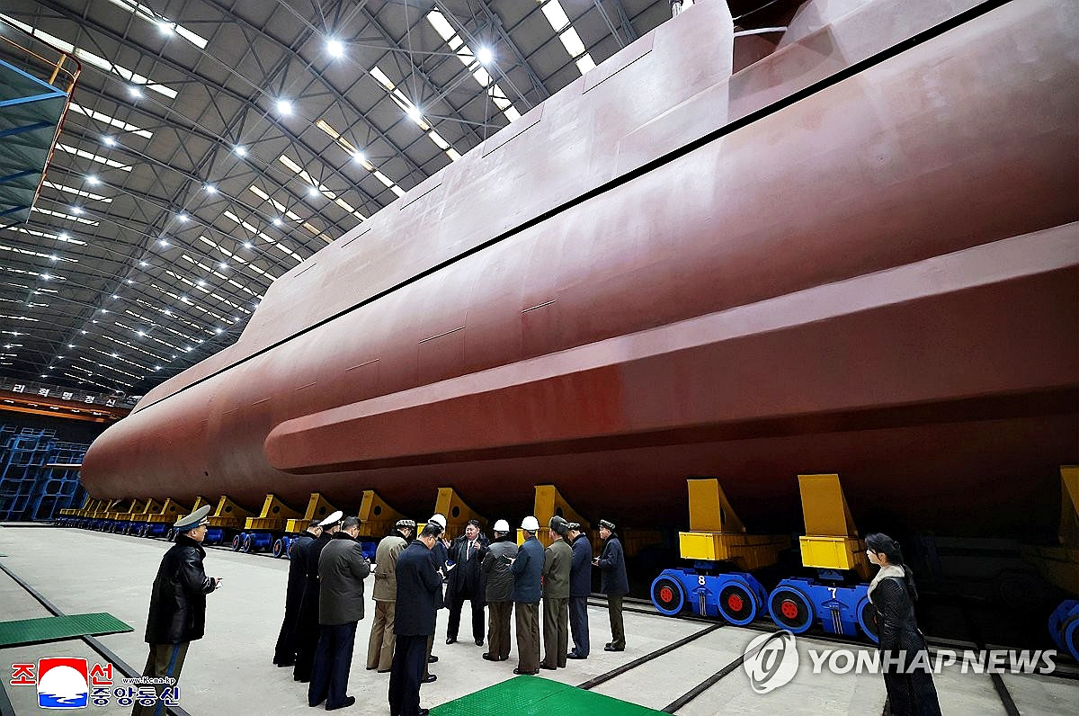North-Korea-Builds-Nuclear-Submarine002.jpg