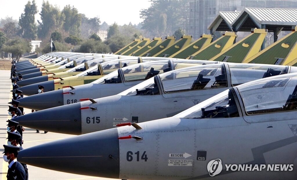 Chinas-fighter-jet-exports-increase003-1024x623-1.jpg