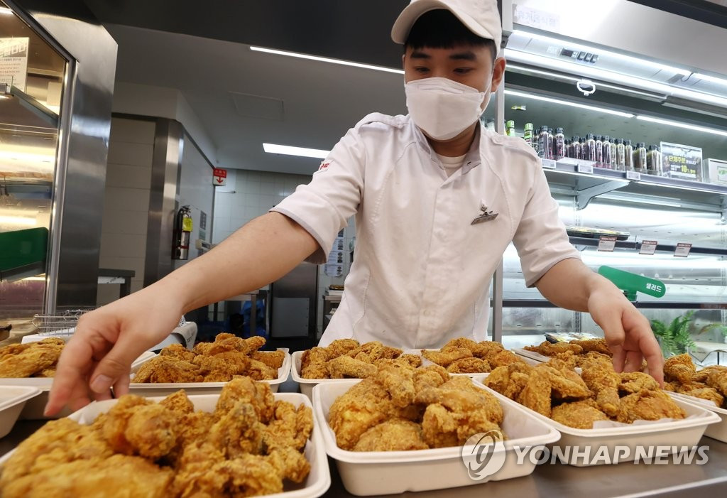 Domestic-chicken-market-1.jpg