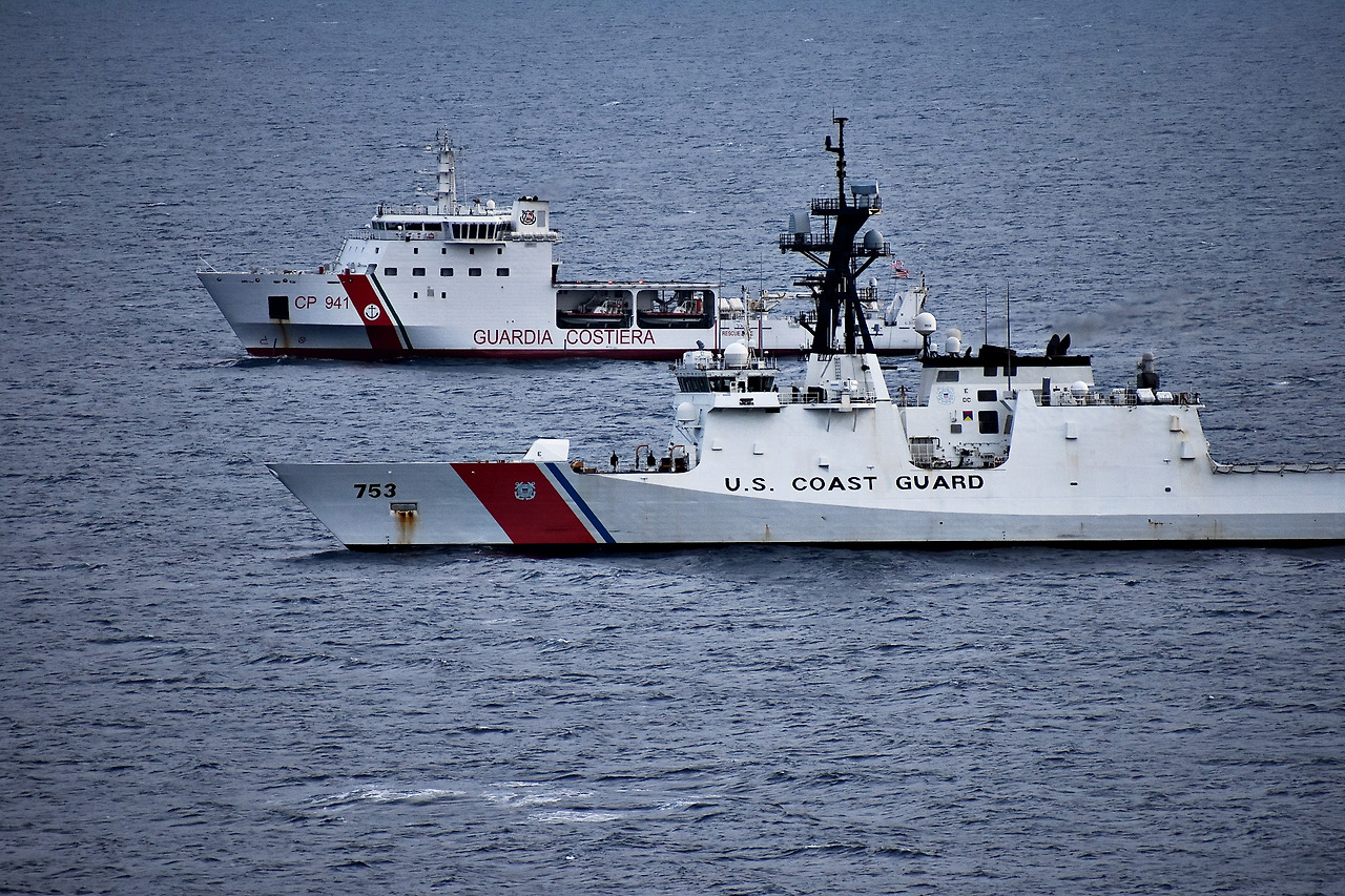the-Coast-Guard-chasing-a-shadow-fleet002.jpg