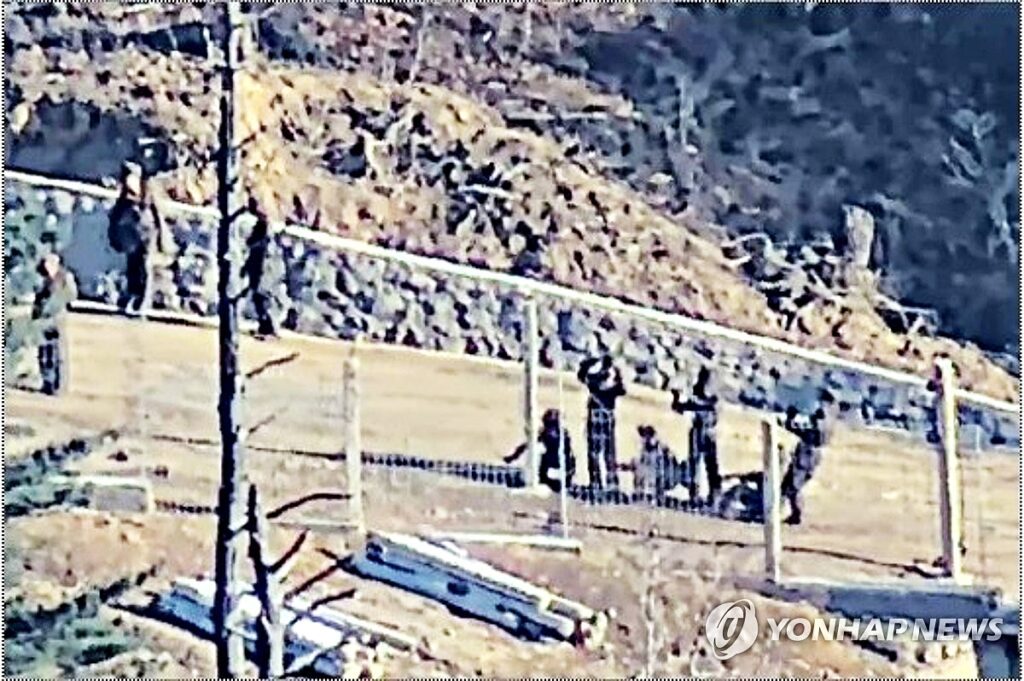 Another-warning-shot-at-North-Korean-troops-invading-the-military-demarcation-line002-1024x681-1.jpg