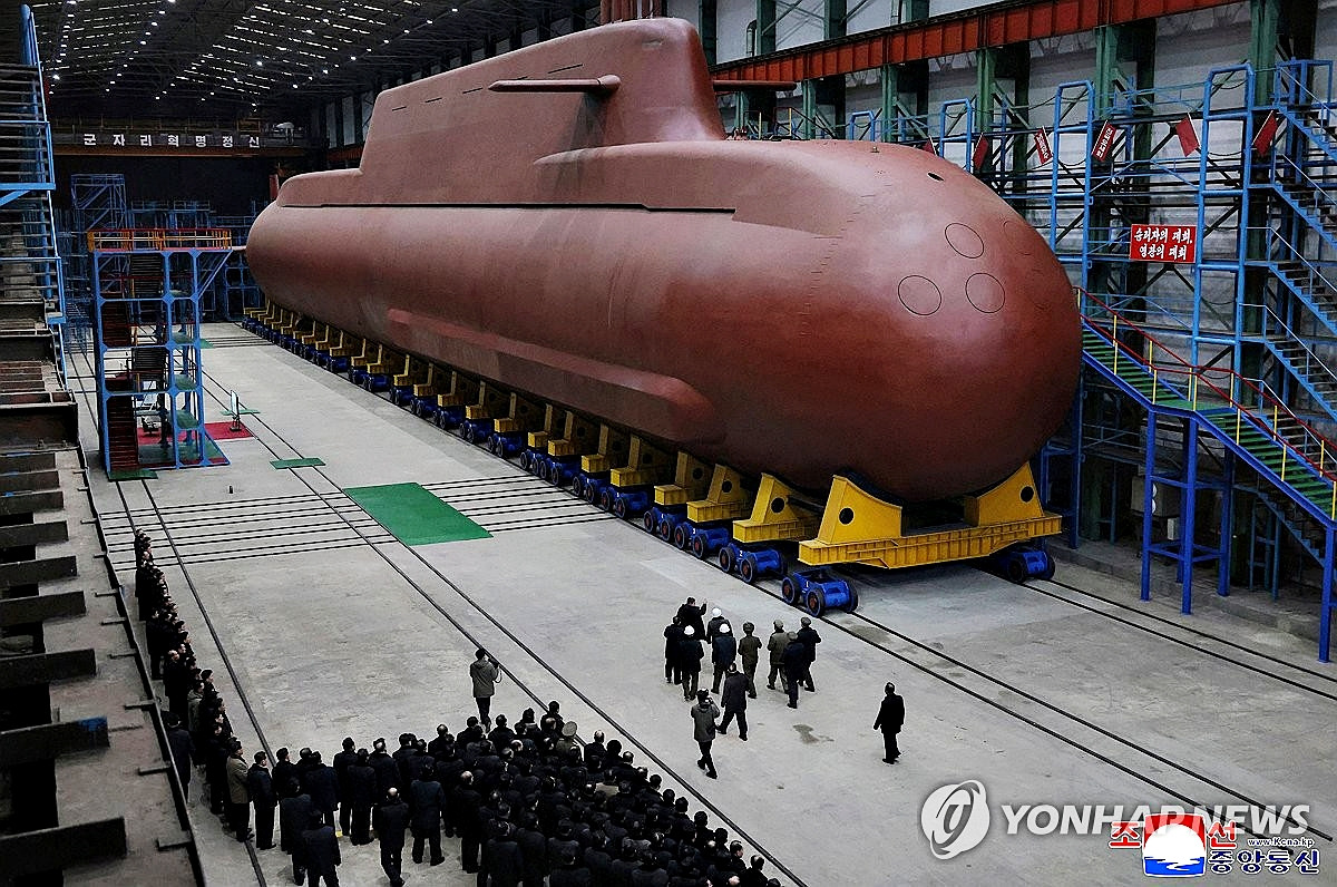 North-Korea-Builds-Nuclear-Submarine001.jpg