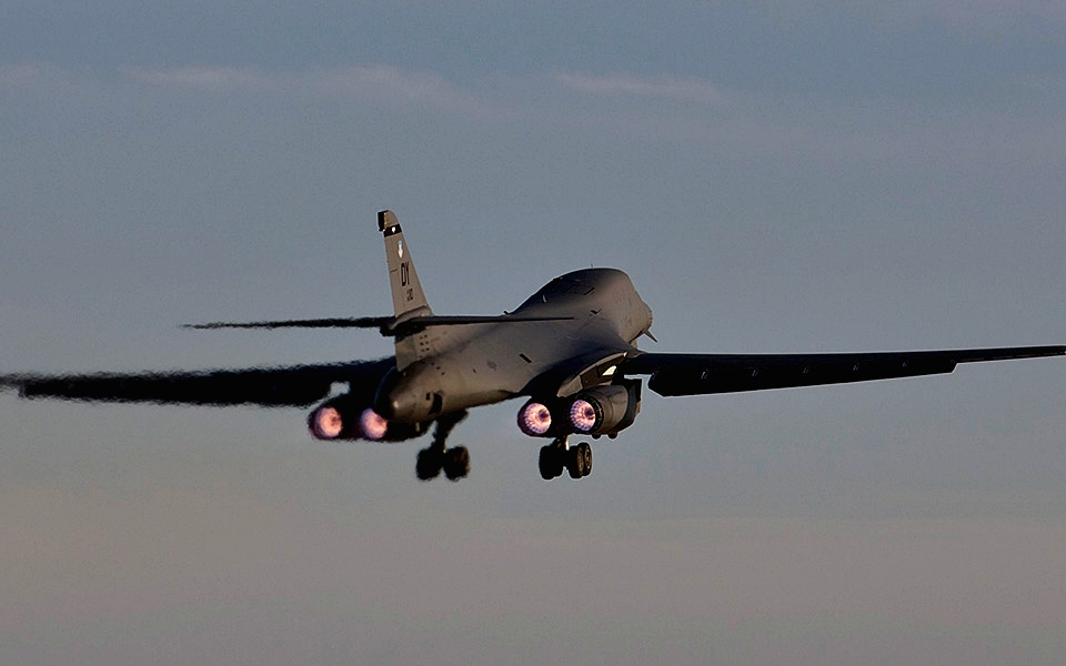 Three-B-1B-bombers-deployed-to-the-Norwegian-Air-Force-Base001.jpg