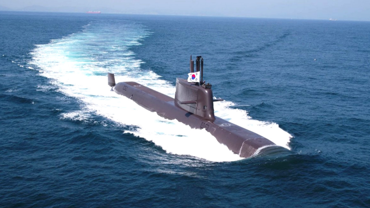 Korean-Submarine-with-Good-Performance-in-Overseas-Training.jpg
