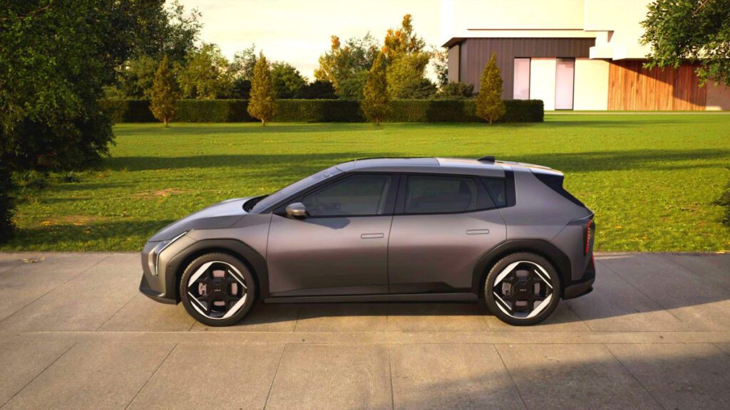 Kia-EV4-hatchback-revealed-1024x576.jpg