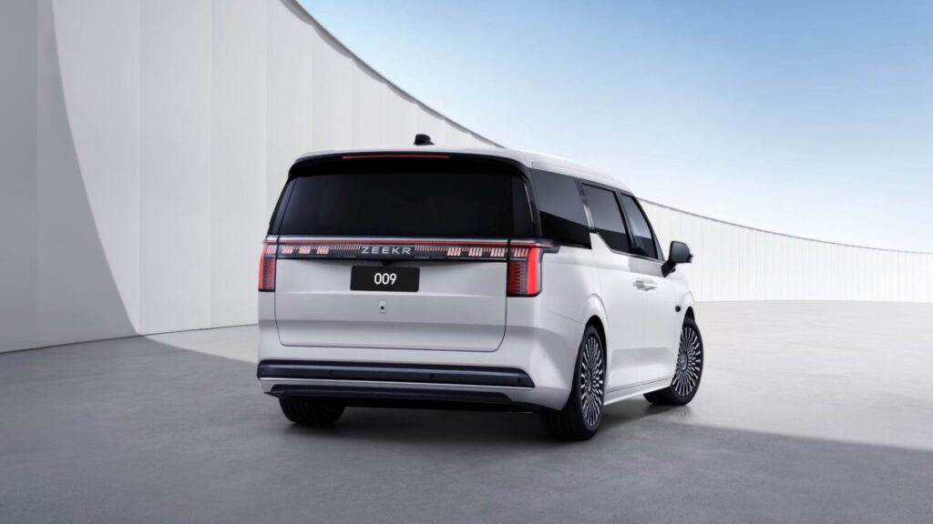 Geely-Automobile-Zeekr-009-Minivan-9-1024x576.jpg