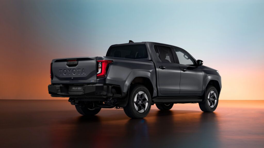 Toyota-HiLux-BEV-Unveiled-6-1024x576.jpg