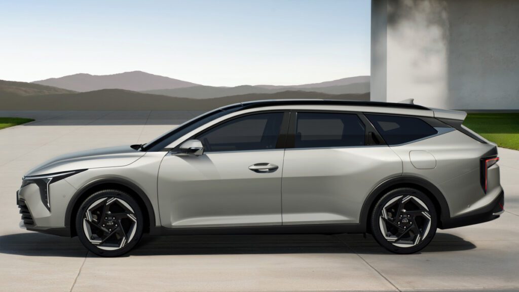 Kia-K4-Sportswagon-Revealed-3-1024x576.jpg