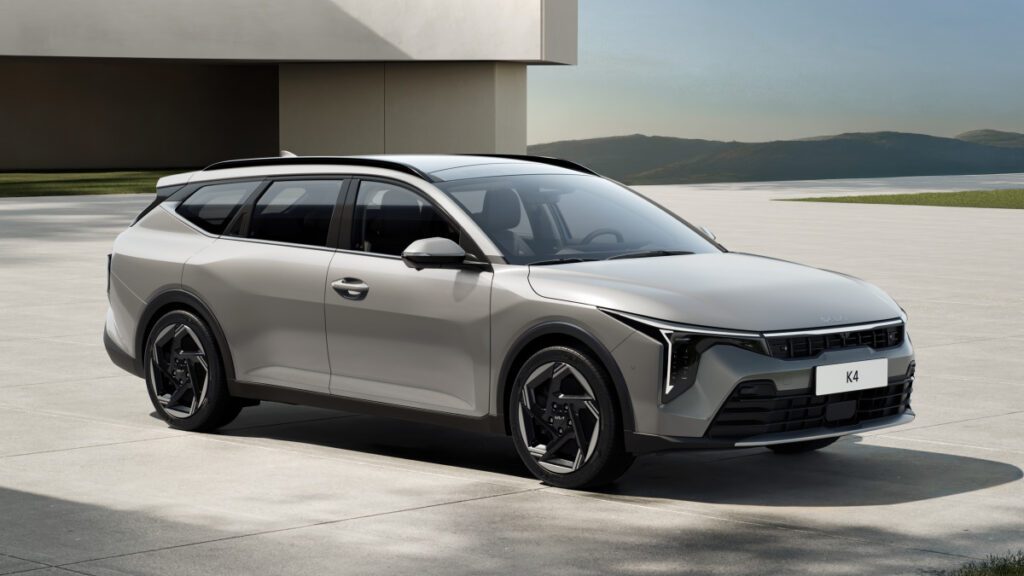 Kia-K4-Sportswagon-Revealed-2-1024x576.jpg