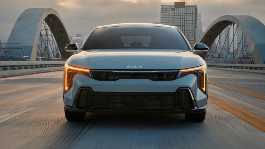 Kia-unveils-new-K5-imagery-2-1024x576.jpg