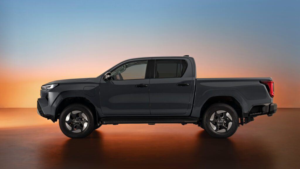 Toyota-HiLux-BEV-Unveiled-3-1024x576.jpg