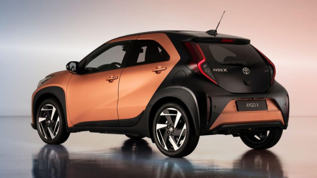 Toyota-unveils-new-Aygo-X-5-1024x576.jpg