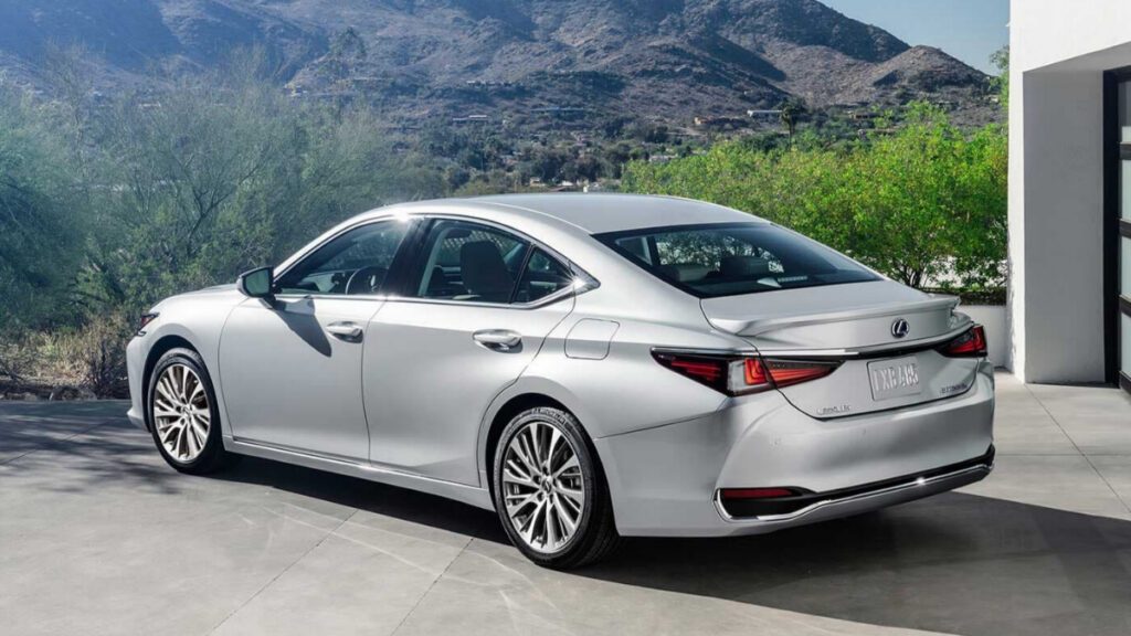Lexus-ES-300h-Used-Car-Popular-5-1024x576.jpg