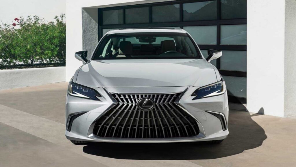 Lexus-ES-300h-Used-Car-Popular-4-1024x576.jpg