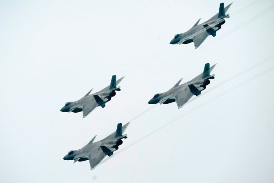 중국 J20 전투기 편대.jpg