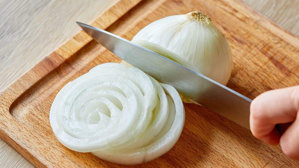 red-onion-vs-white-onion3.jpg