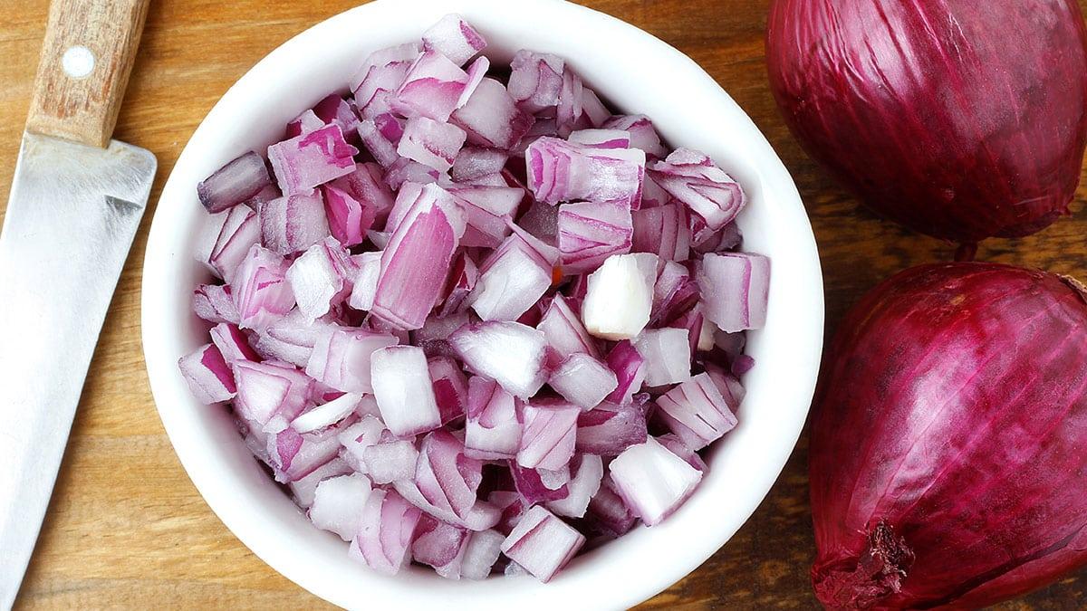 red-onion-vs-white-onion2.jpg