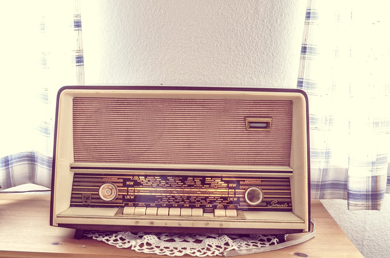 tube-radio-338511_1280.jpg