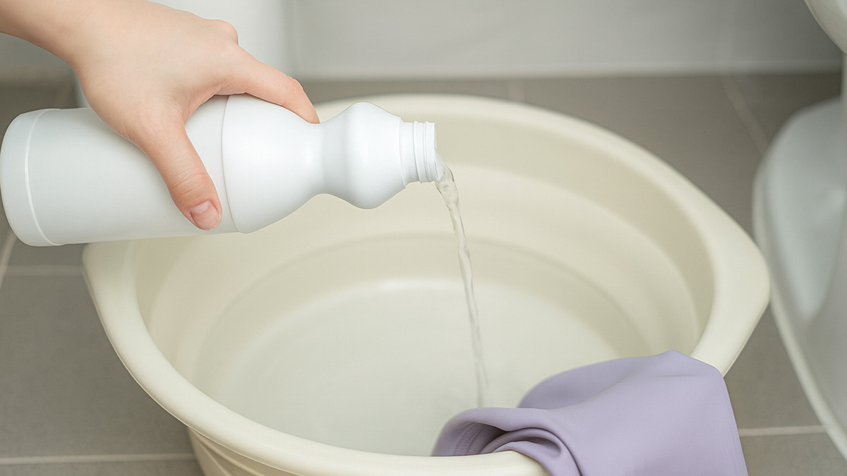 toilet-bucket-bleach-4.jpg