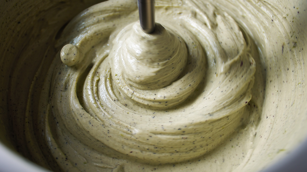 the-benefits-of-pistachios-and-how-to-make-ice-cream-2.jpg
