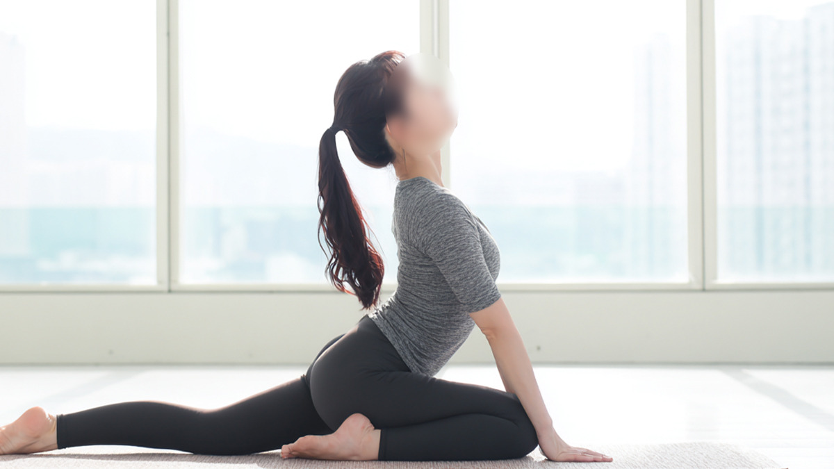 lee-yunji-yoga-4.jpg