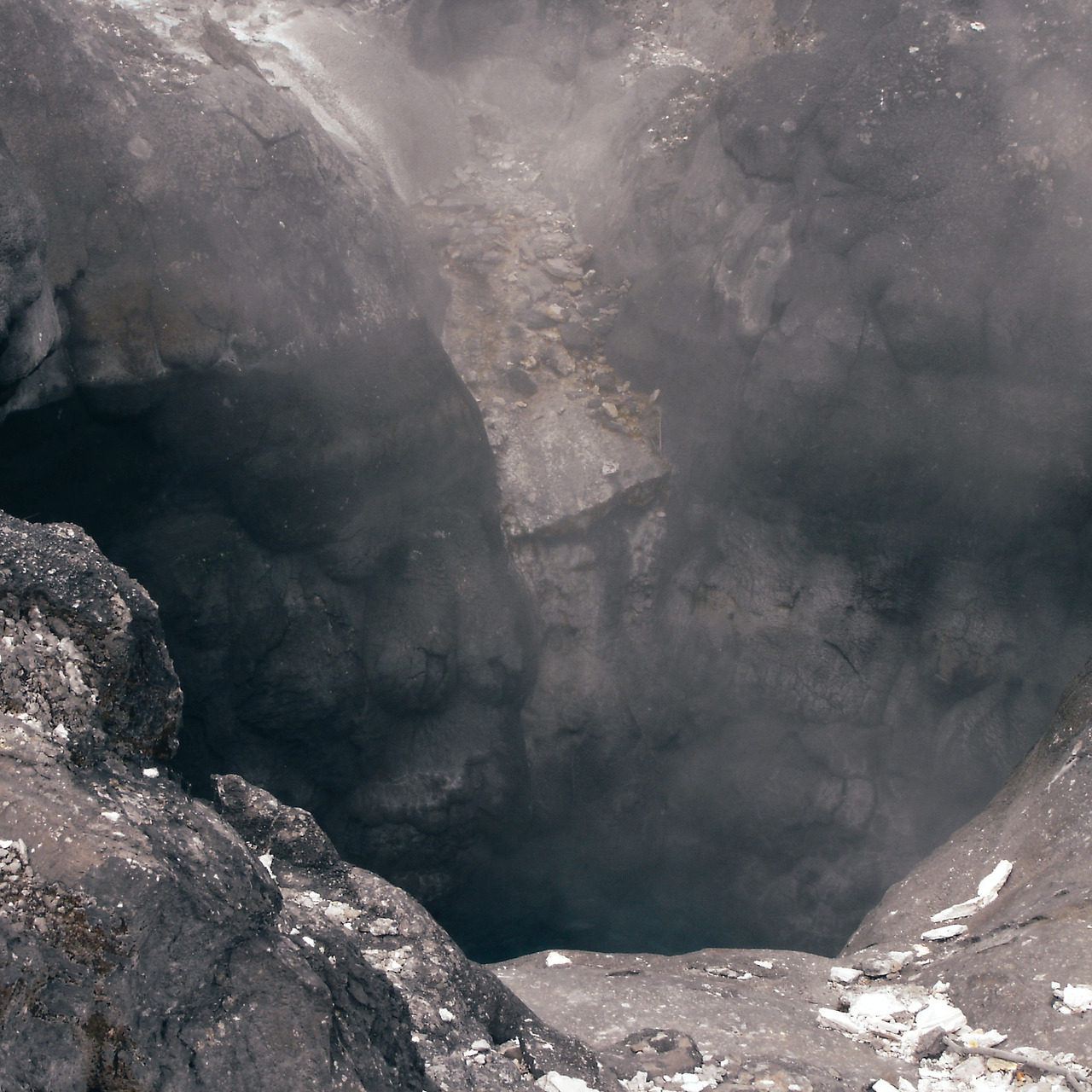 rotorua te puia 07 - minuir.jpg