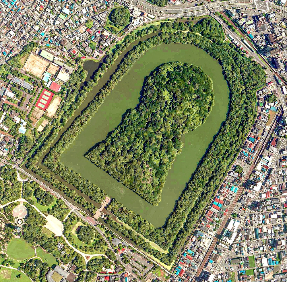 NintokuTomb_Aerial_photograph_2007.jpg
