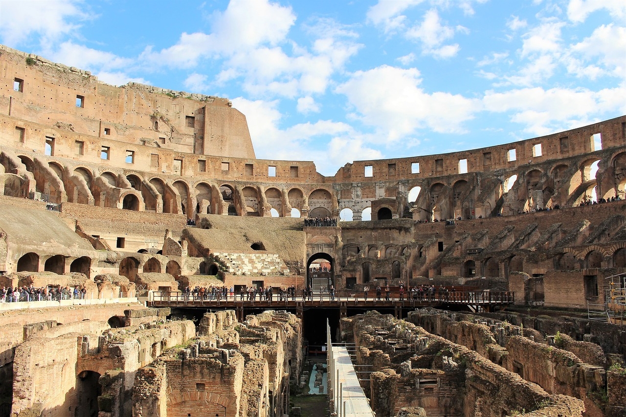 colosseum-4288115_1280.jpg