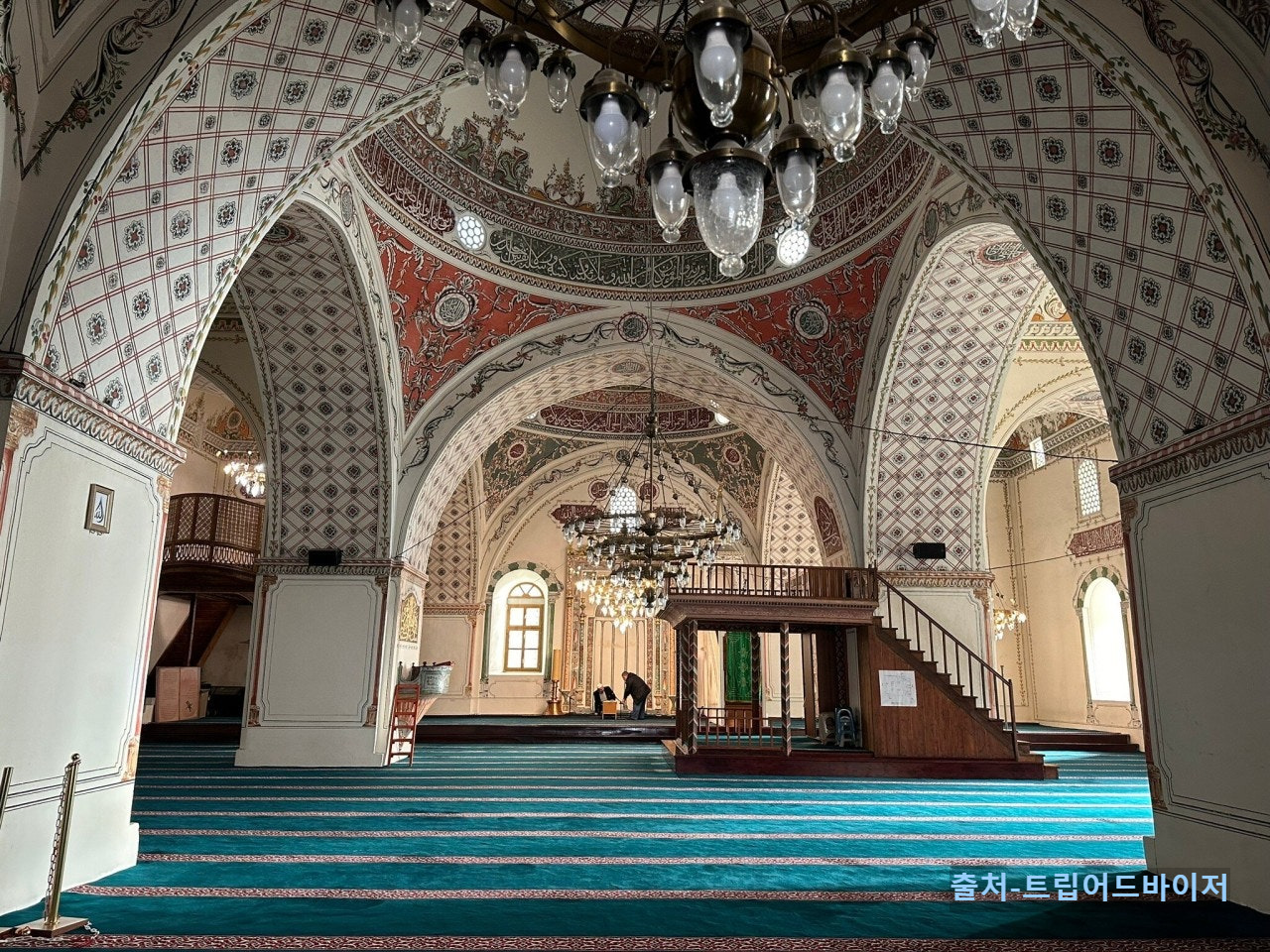 드주마야 모스크 내부-트립어드바이저.jpg