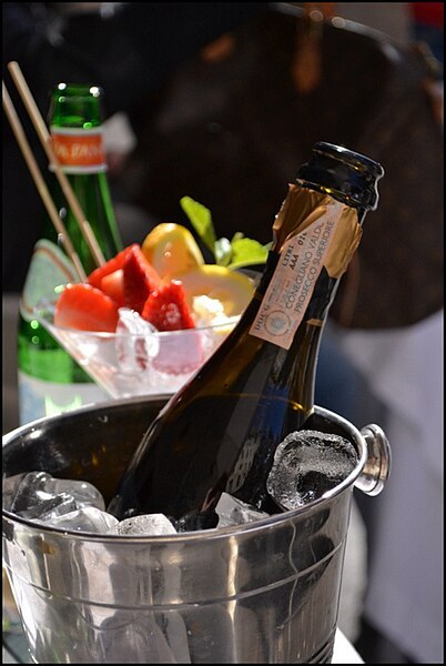 httpscommons.wikimedia.orgwikiFileProsecco_in_an_ice_bucket.jpg  .jpg