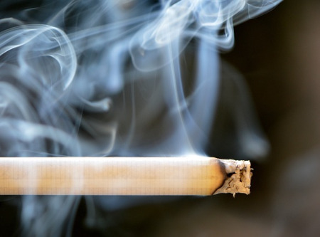 cigarette-666937_640.jpg