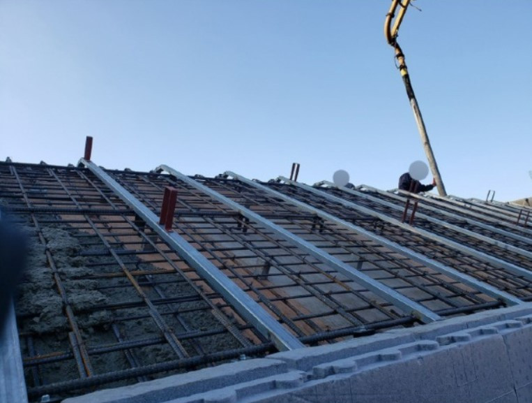 각파이프 매설(콘크리트 쳐넣기).jpg