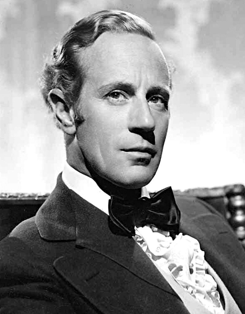 800px-Leslie_Howard_GWTW.jpg