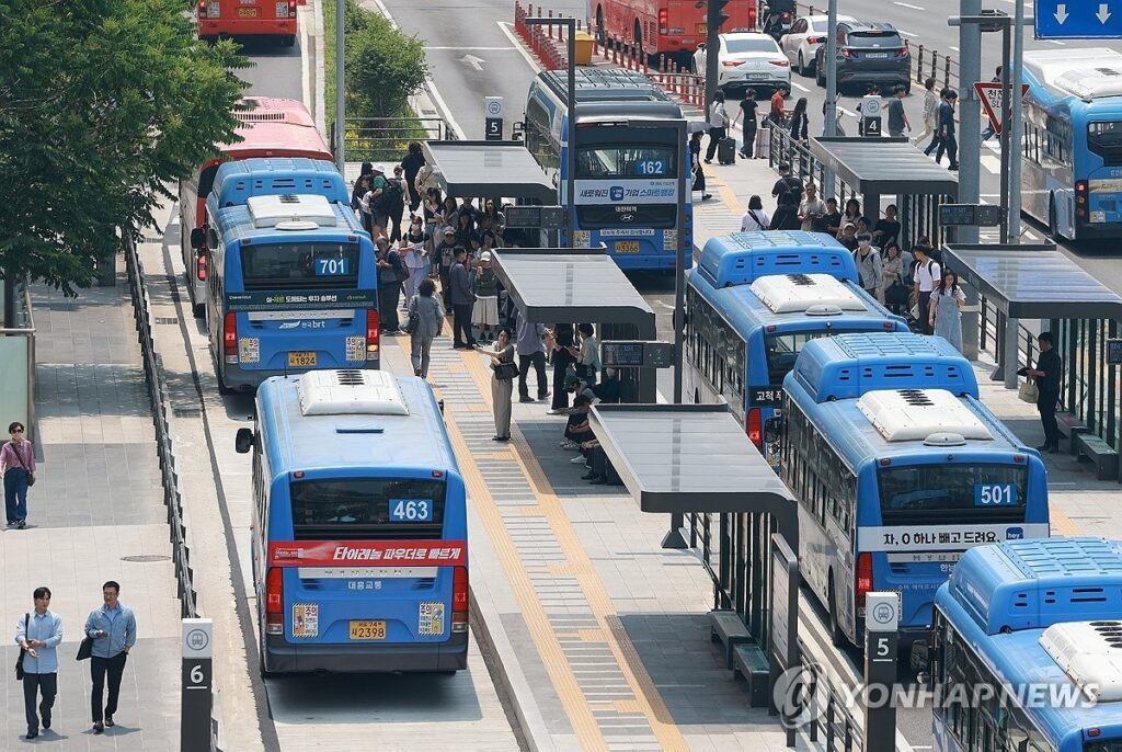 Seoul-Bus-Strike-4-1024x686.jpg