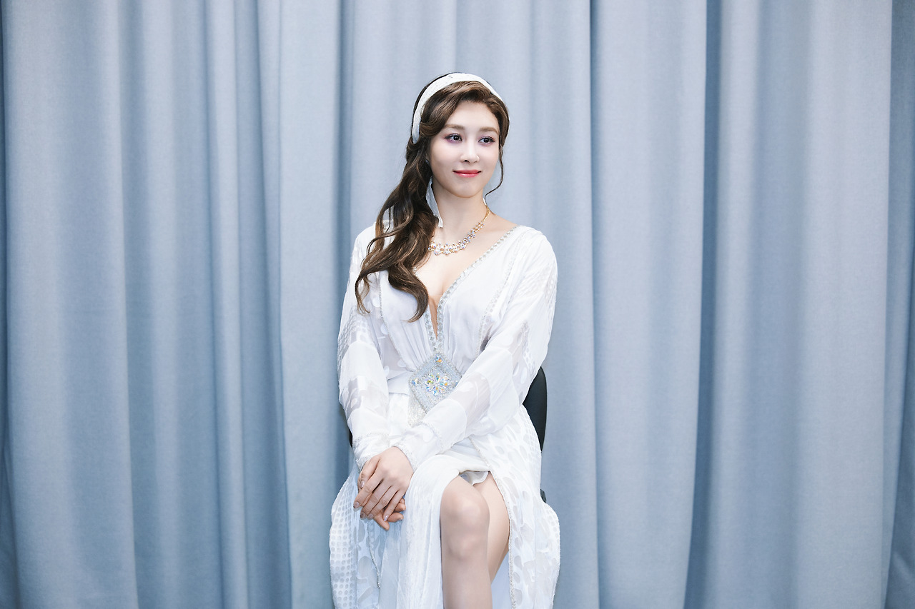 [2024 마타하리] 옥주현 배우 인터뷰 오피셜 사진_제공 EMK뮤지컬컴퍼니 (15).jpg