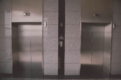 elevator-939515_1280.jpg