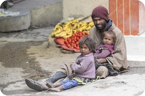 depositphotos_77672666-stock-photo-poor-family-of-beggars-on.jpg