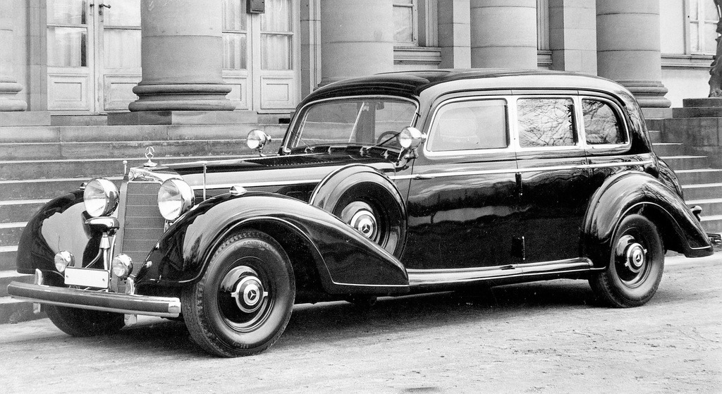 1930_MercedesBenz_770Groer-1-1024.jpg